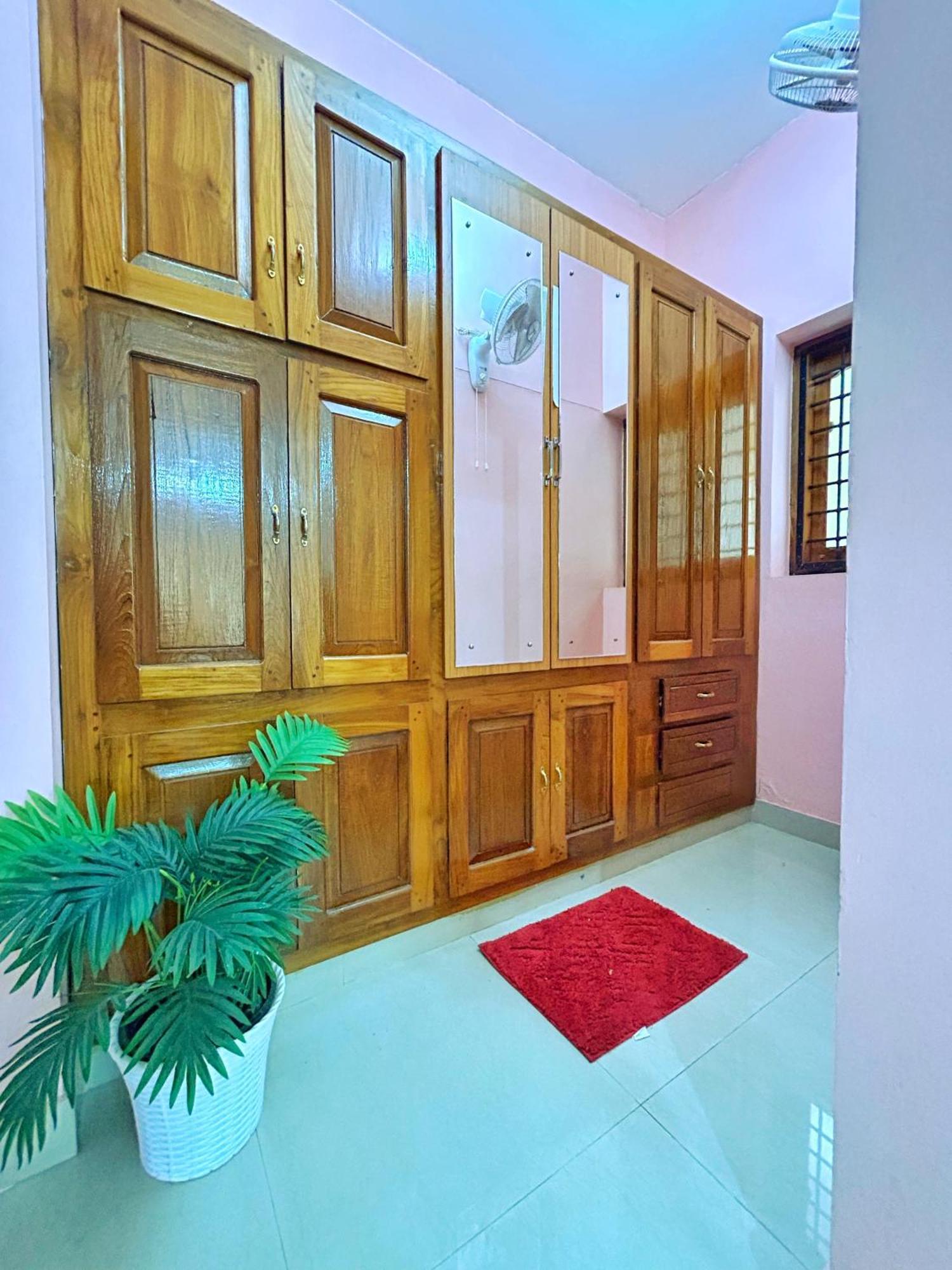 La Casa Trivandrum 4 Bhk Ac Luxury Villa At City Centre, Just 6 Kms To Airport & 5 Min Drive To Padmanabha Swamy Temple Тривандрум Экстерьер фото